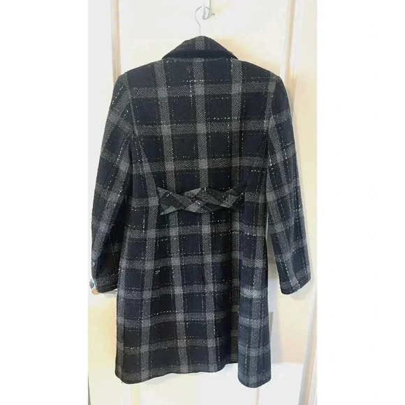 DKNY Women’s Wool Trench Coat Size 8 Grey/ Black Plaid Button up Lined pockets - Picture 2 of 10